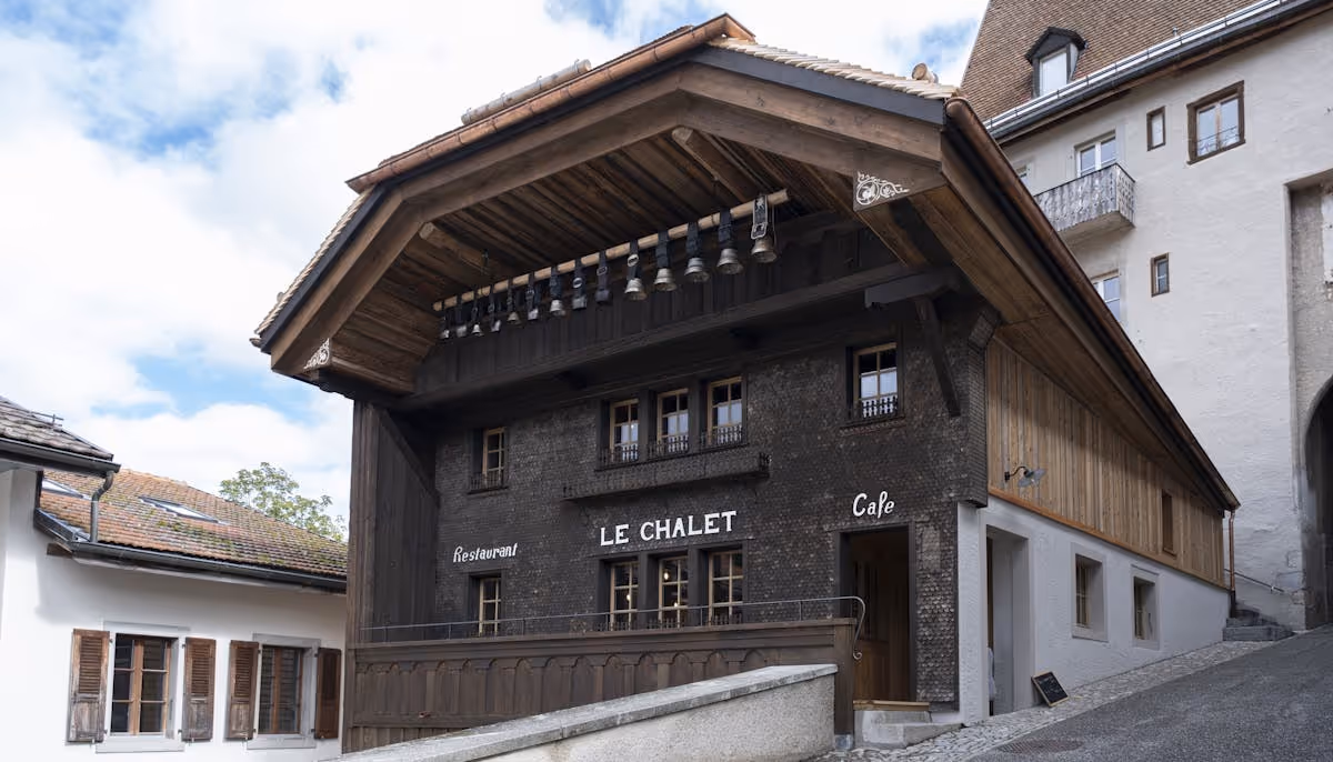 Nettoyage et restauration d'une façade historique