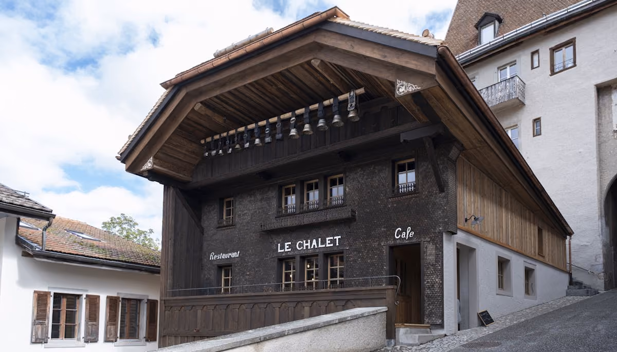 Nettoyage et restauration d'une façade historique